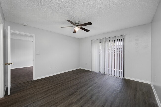 Building Photo - 10709 Yorkshire Ct
