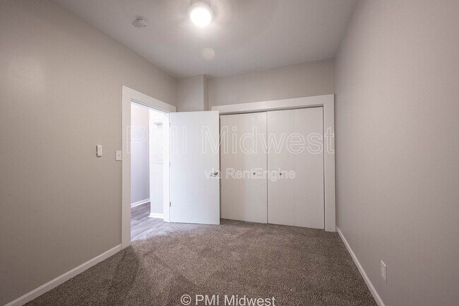 Building Photo - 874 Virginia Ave