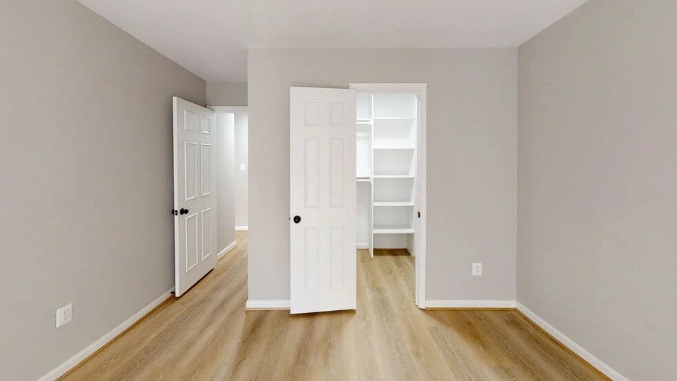 Building Photo - 3050 Trevor House Dr