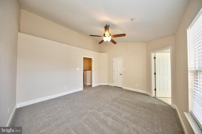 Building Photo - 580 Callander Way