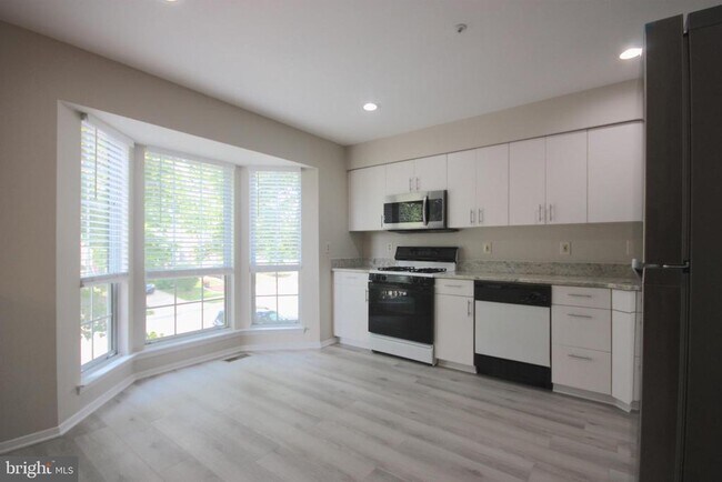 Building Photo - 7782 Blueberry Hill Ln
