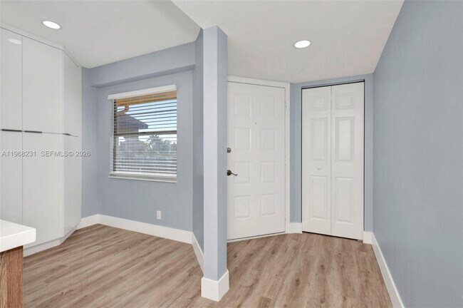 Building Photo - 1351 SW 125th Ave