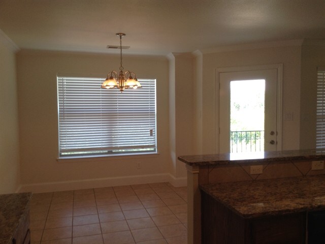 Building Photo - 1827 Leann Ln