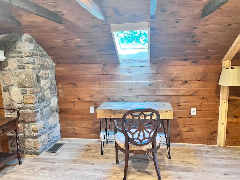 Building Photo - 1303 Chipperfield Dr