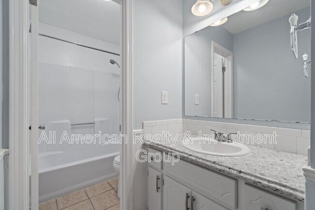 Building Photo - 502 Krest Dr