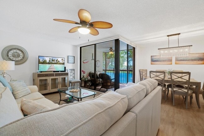 Building Photo - 950 Lavers Cir