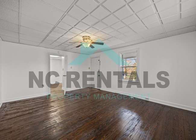 Building Photo - 721 Davis St