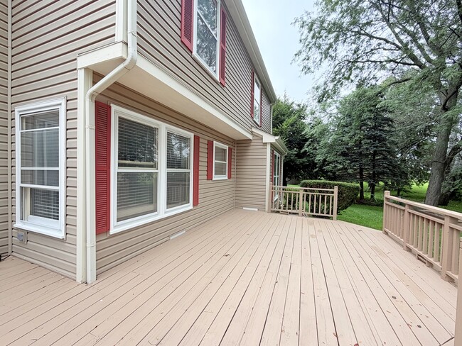Building Photo - 95 Southfield Dr