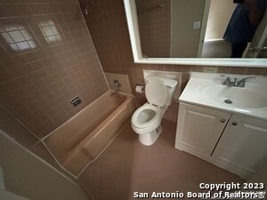 Building Photo - 167 Ave Del Rey