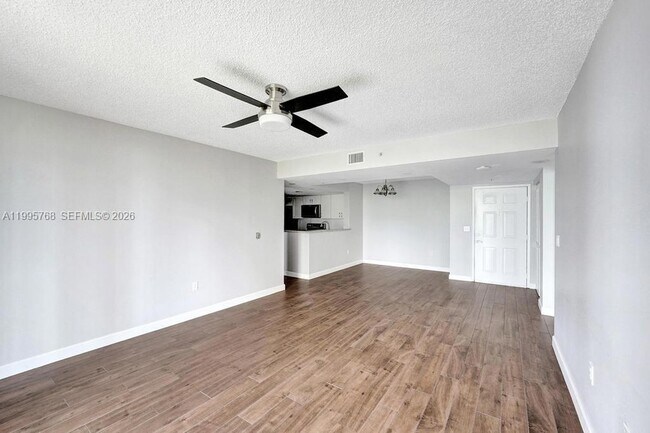 Building Photo - 520 SE 5 Ave