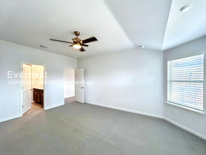 Building Photo - 12002 Benetto Aly