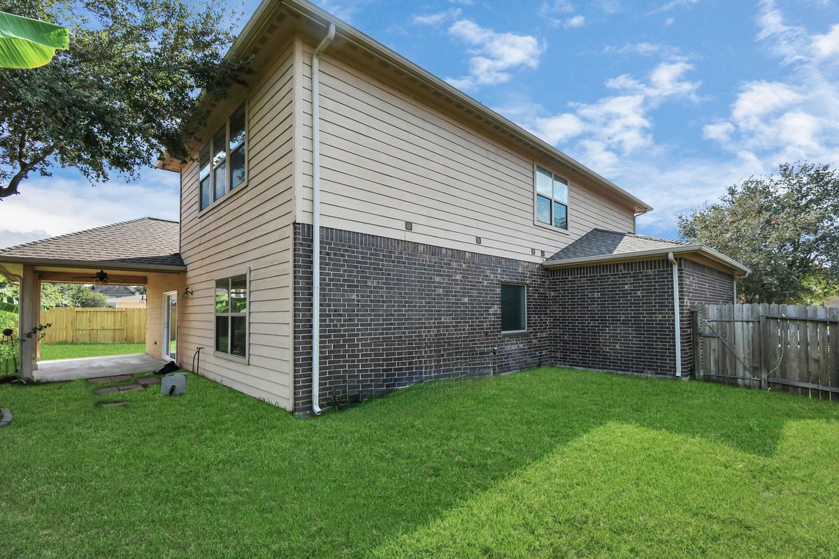Building Photo - 11010 Riggs Mill Ln