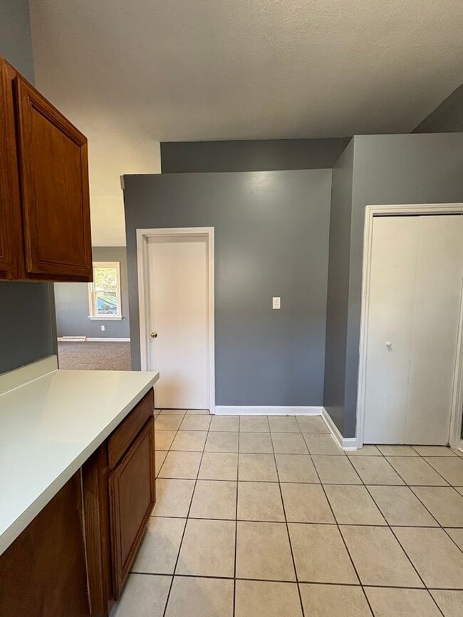 Building Photo - Two bedroom one bathroom home for rent