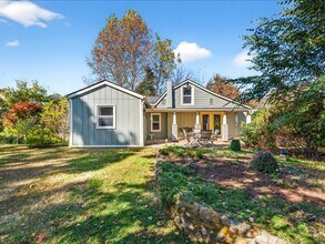 Building Photo - Wonderful Black Mountain Location-Long Term Rental