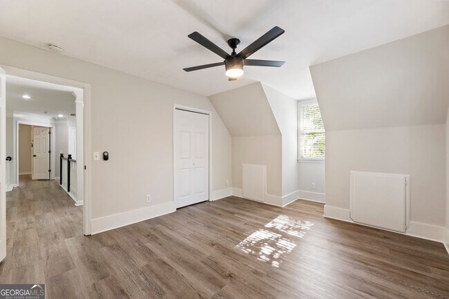 Building Photo - 330 Summerlin Dr