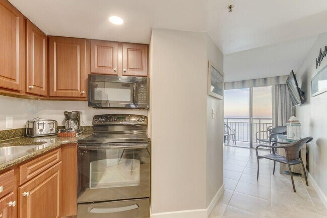 Building Photo - 2710 N Ocean Blvd