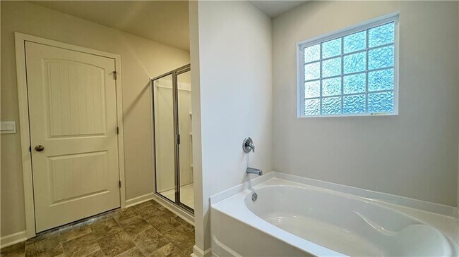 Building Photo - 56 Thompson Ridge Ln