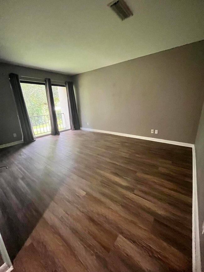 Building Photo - 1700 Presidential Way