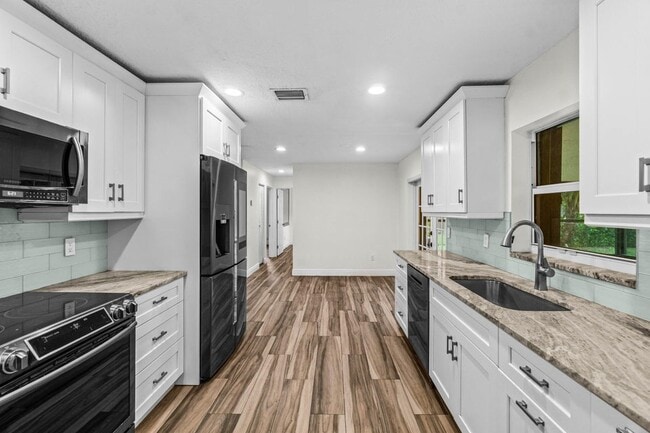 Building Photo - 5282 2nd Rd