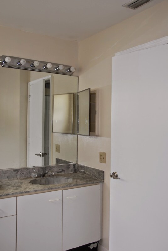 Building Photo - 5137 Rosen Blvd