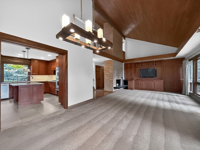 Building Photo - 5333 134th Ave SE