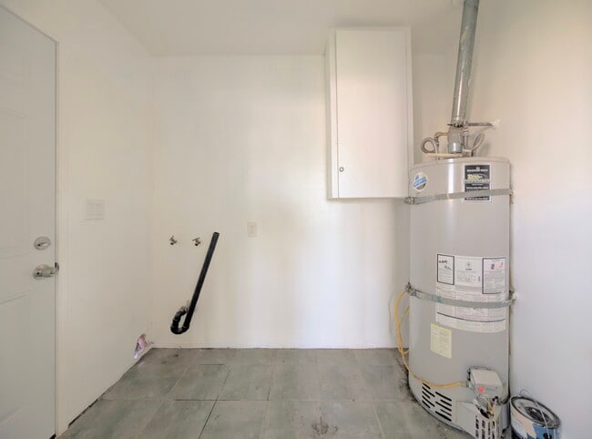 Building Photo - 865 N Glassell St