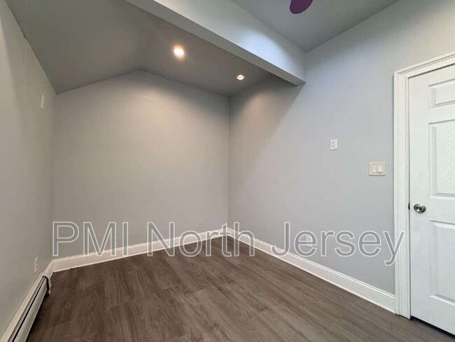 Building Photo - 227 Washington Ave