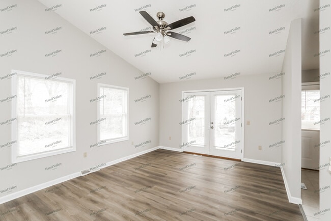 Building Photo - 10766 Pippin Rd