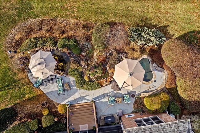 Building Photo - 13718 Robert Walker Dr