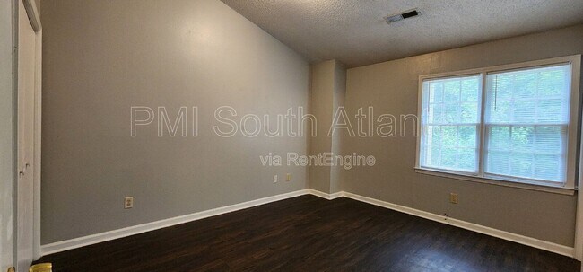 Building Photo - 1681 Winchester Way SE