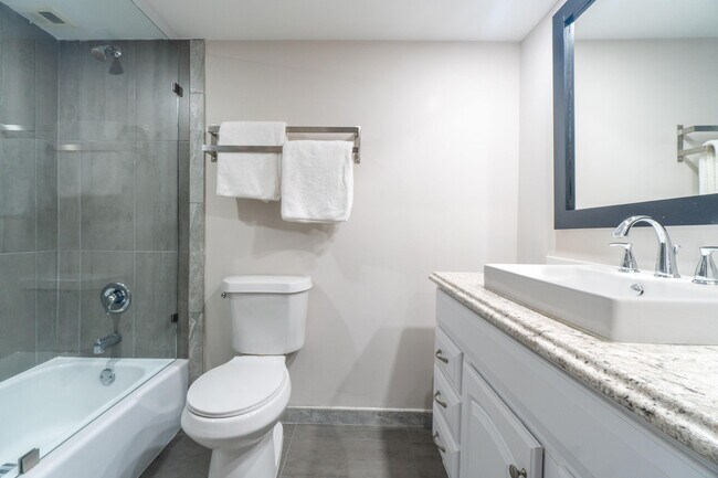 Building Photo - 3200 N Palm Aire Dr