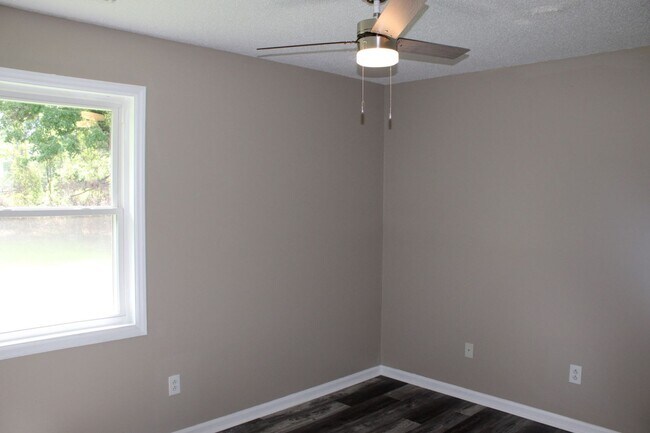 Building Photo - Beautifully renovated home in Newport, NC!