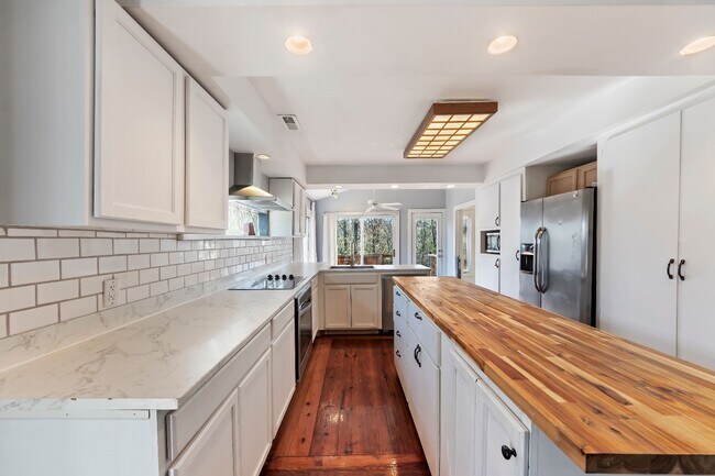 Building Photo - 1029 French Quarter Creek Rd