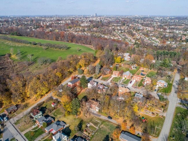 Building Photo - AVAILABLE JULY 1ST! ABSOLUTELY GORGEOUS & RENOVATED 2 bedroom in CASTLE SHANNON!