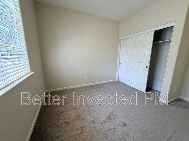 Building Photo - 1743 Waltzer Rd