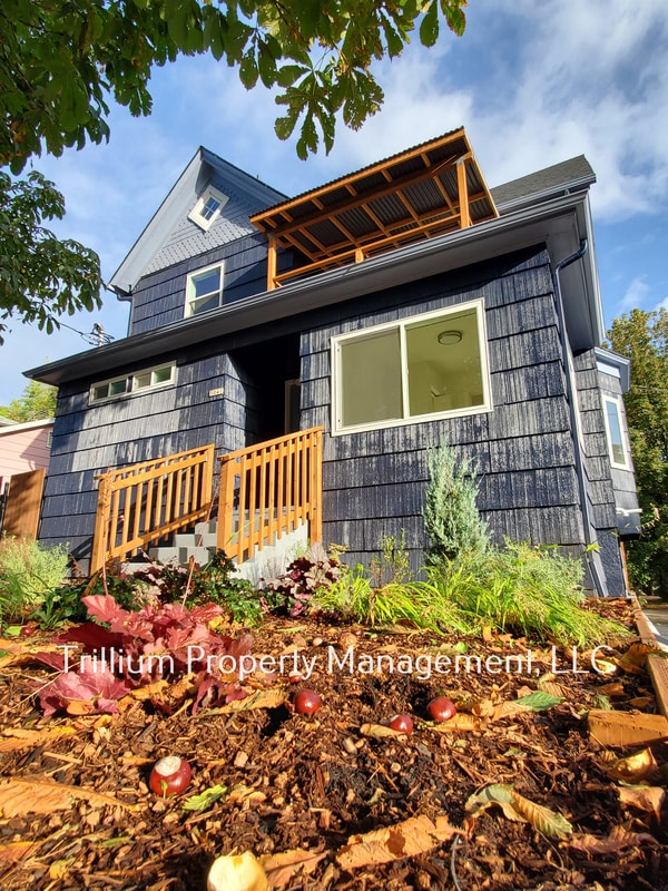 Building Photo - 3041 SE Salmon St