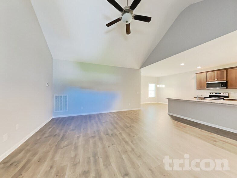 Building Photo - 831 Ellyson Dr