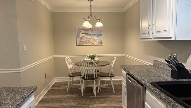 Building Photo - Charming 2/2 Seasonal Rental in Sarasota – Minutes from the Beach! Private Courtyard Included!!