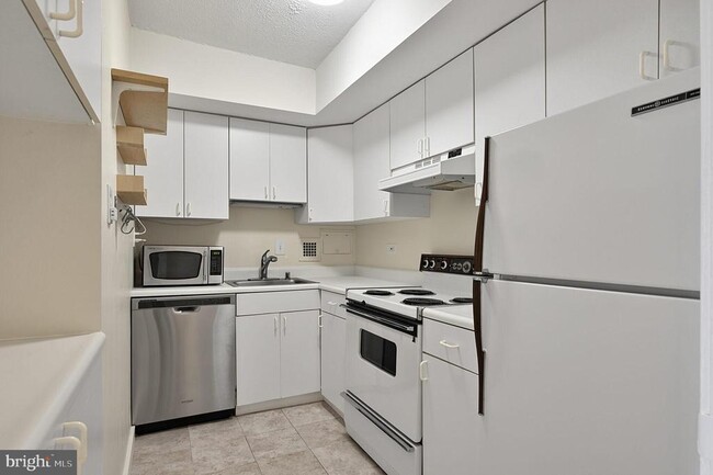 Building Photo - 1301 Delaware Ave SW