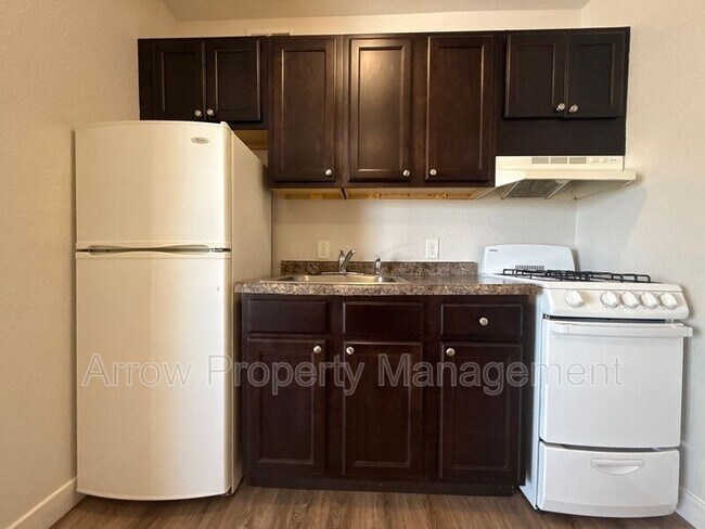 Building Photo - 1414 Oakland Rd NE