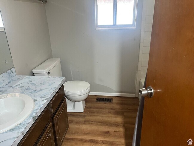 Building Photo - 3554 Van Buren Ave
