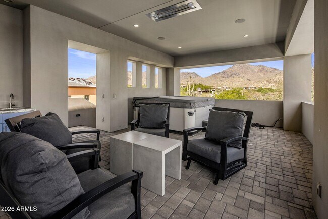 Building Photo - 10110 E Siesta Ln