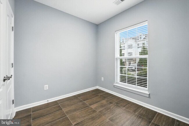 Building Photo - 7416 Riding Meadow Way