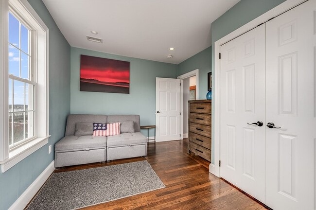 Building Photo - 17 Silva Ct