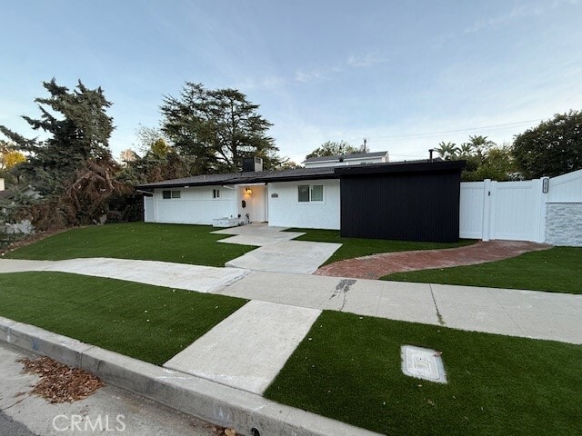 Building Photo - 20300 Oxnard St