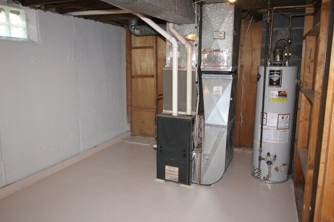 Building Photo - 24909 Grove Ave