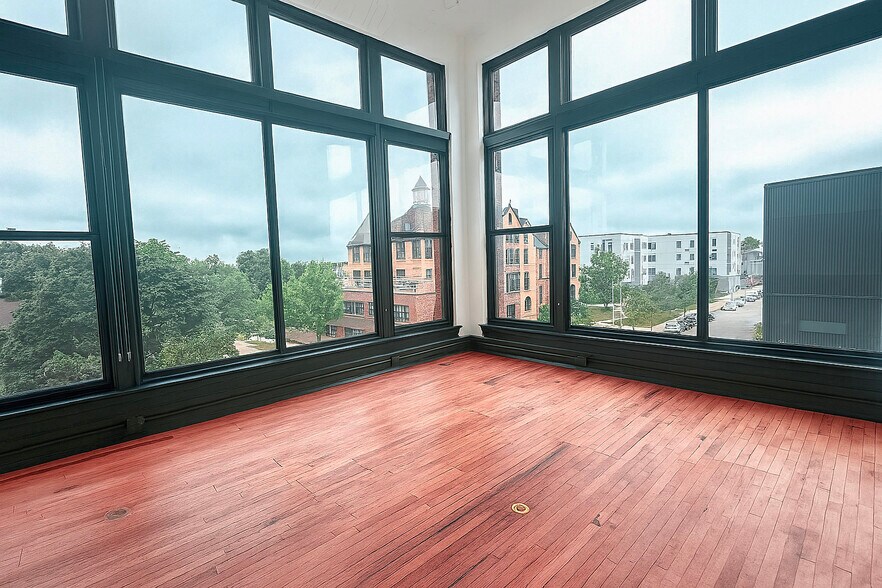 Building Photo - The Residences at ThriveOn King