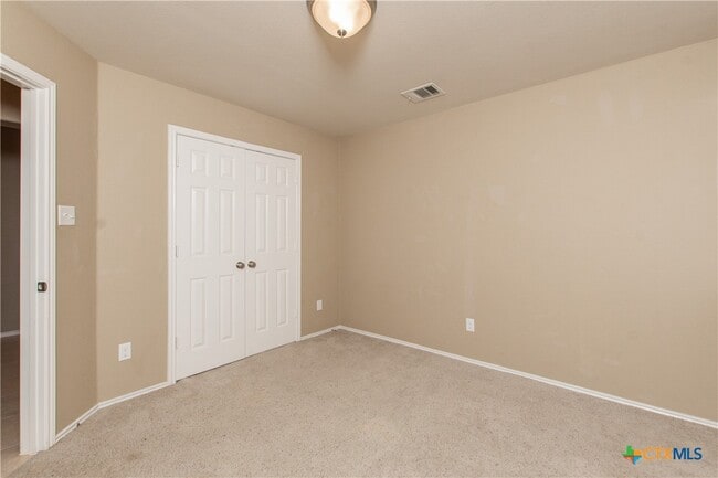 Building Photo - 409 Rowdy Dr