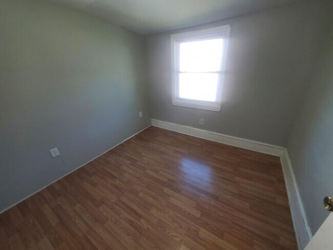 Building Photo - 1736 Fairview St