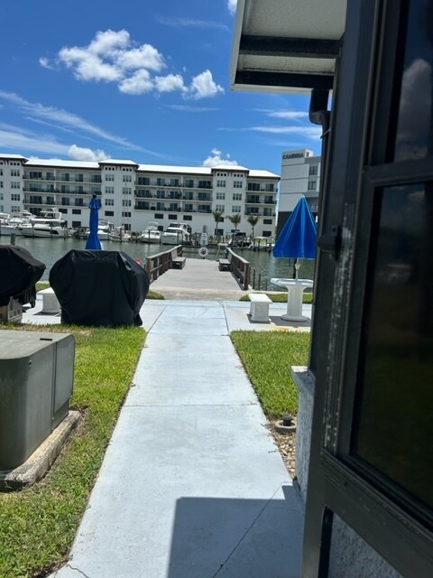 Building Photo - 165 Medallion Blvd